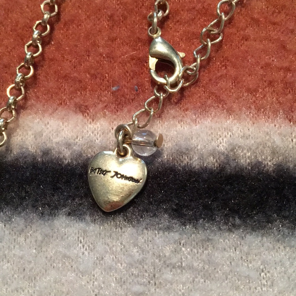❄️TRADED❄️ 🎀BETSY JOHNSON🎀 bow & heart necklace - Picture 4 of 13